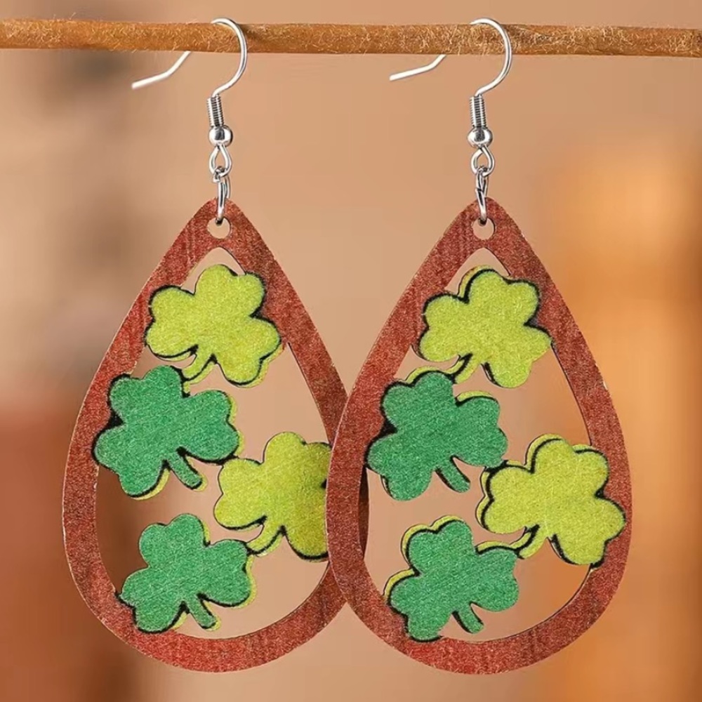 🆕 wooden Lucky clover St Paddy’s green and brown dangle earrings
